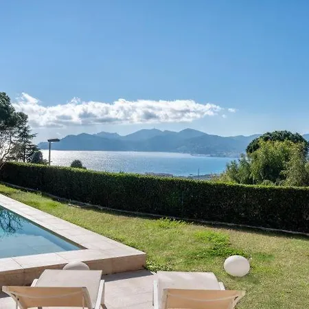 Apartment Before Making A Reservation Request, Must Read Profile Host Section At Bottom Of Page, Otherwise Your Request Will Be Refused ## Luxury In ## *