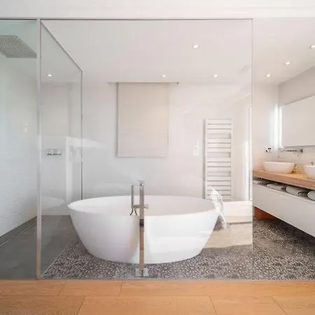 Apartment Before Making A Reservation Request, Must Read Profile Host Section At Bottom Of Page, Otherwise Your Request Will Be Refused ## Luxury In ## *
